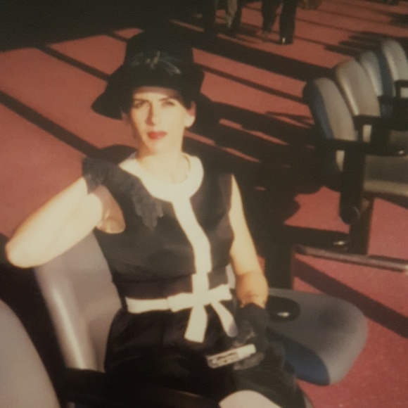 Meet your Posher, Shellie - Picture 1 of 1